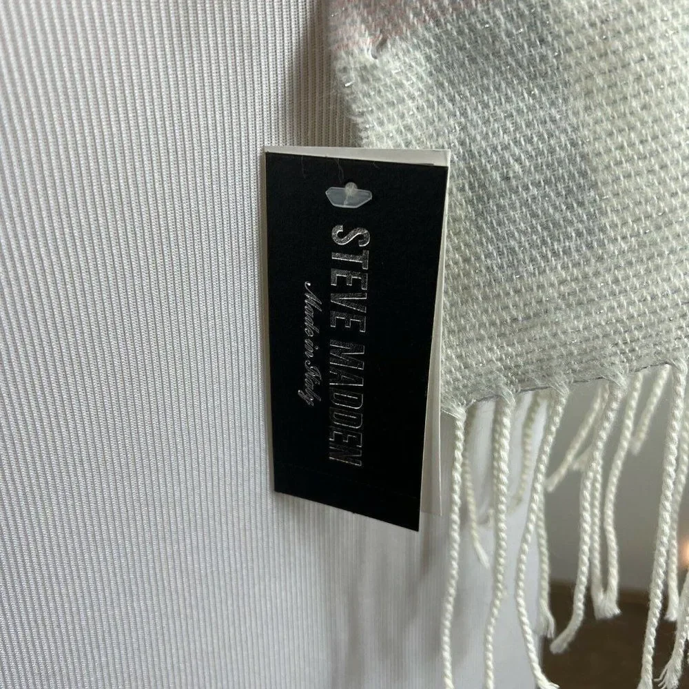 NWT Steve Madden Mid Weight Cozy Muffler Scarf with Fringe Lurex Pink Gray White